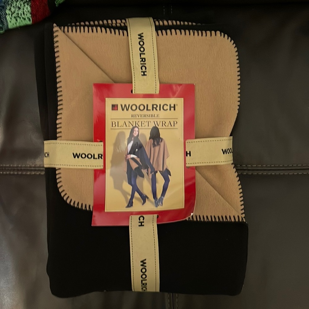 Woolrich Reversible Blanket Wrap One Size.